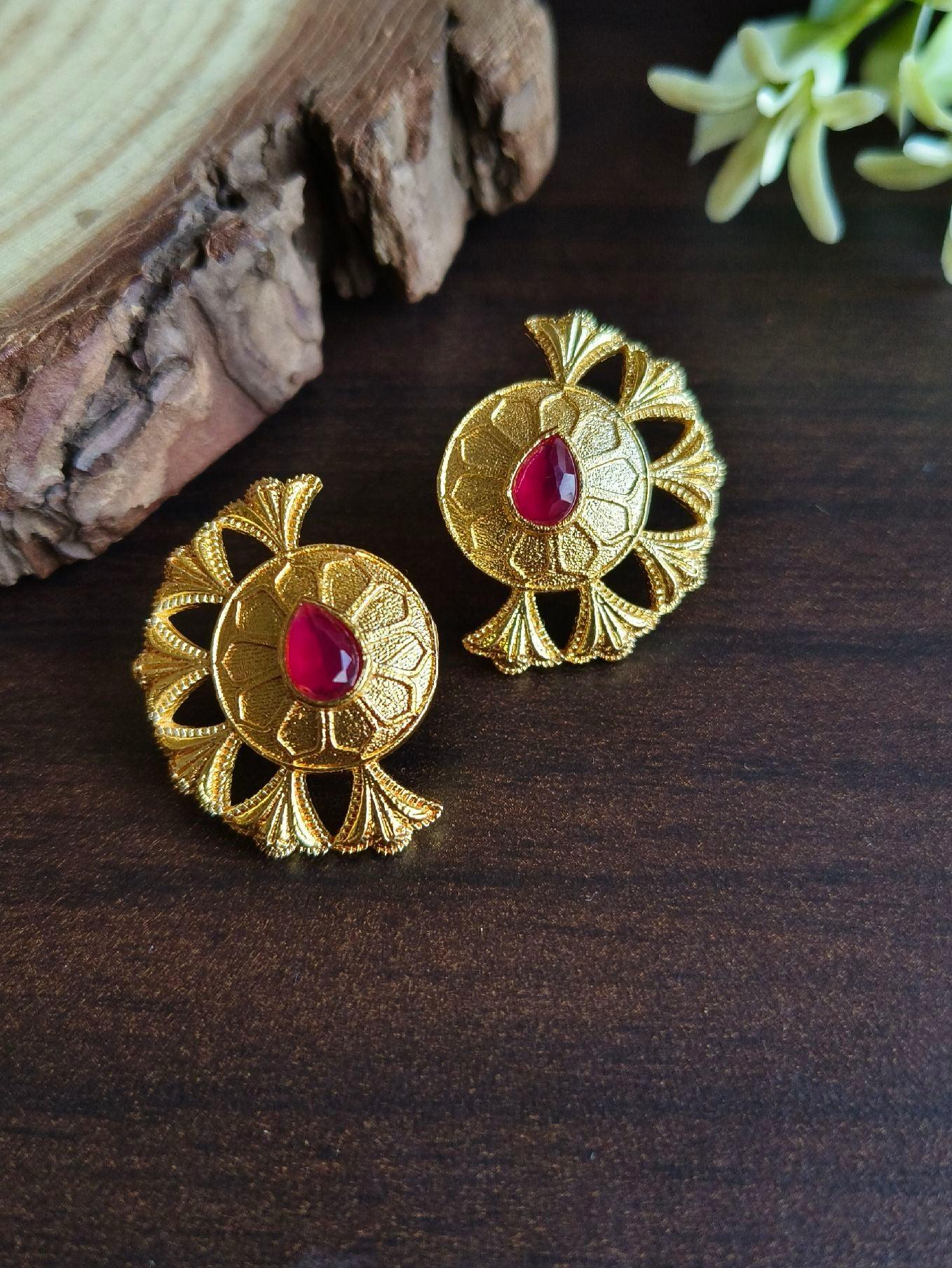  Gold Earcuffs