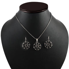 Pendant set