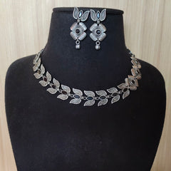 Antique Silver Floral Leaf Necklace Set | Dynamic Jewelove